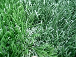 La posa del prato sintetico 1127 0 La posa del prato sintetico.JPG